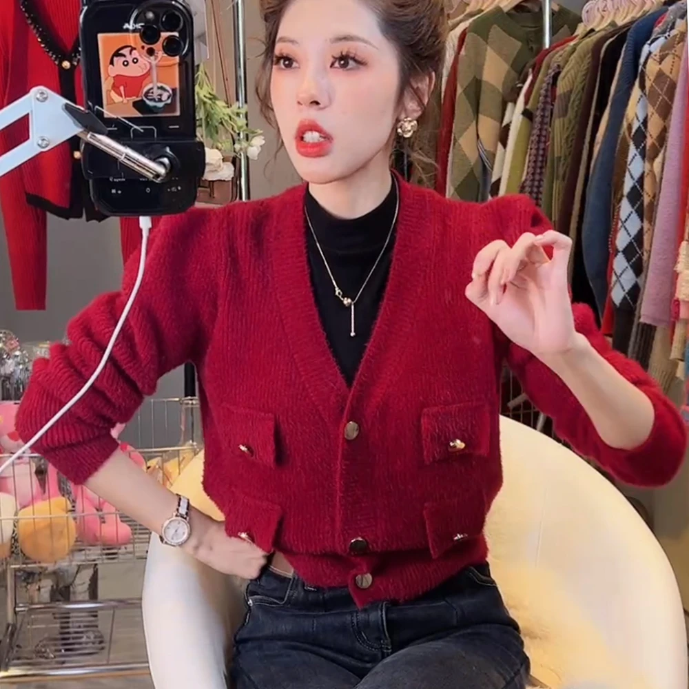 法式小香风仿水貂绒V领红色毛衣女秋冬高级感粉色针织衫新年上衣