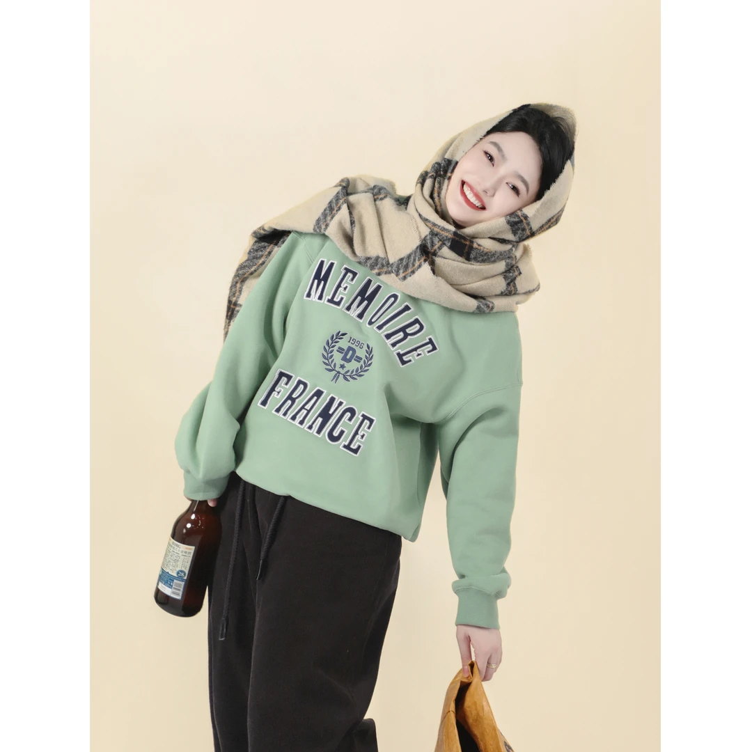 今婷秋冬美式复古甜酷辣妹松弛感刺绣字母加绒卫衣上衣-X24401316