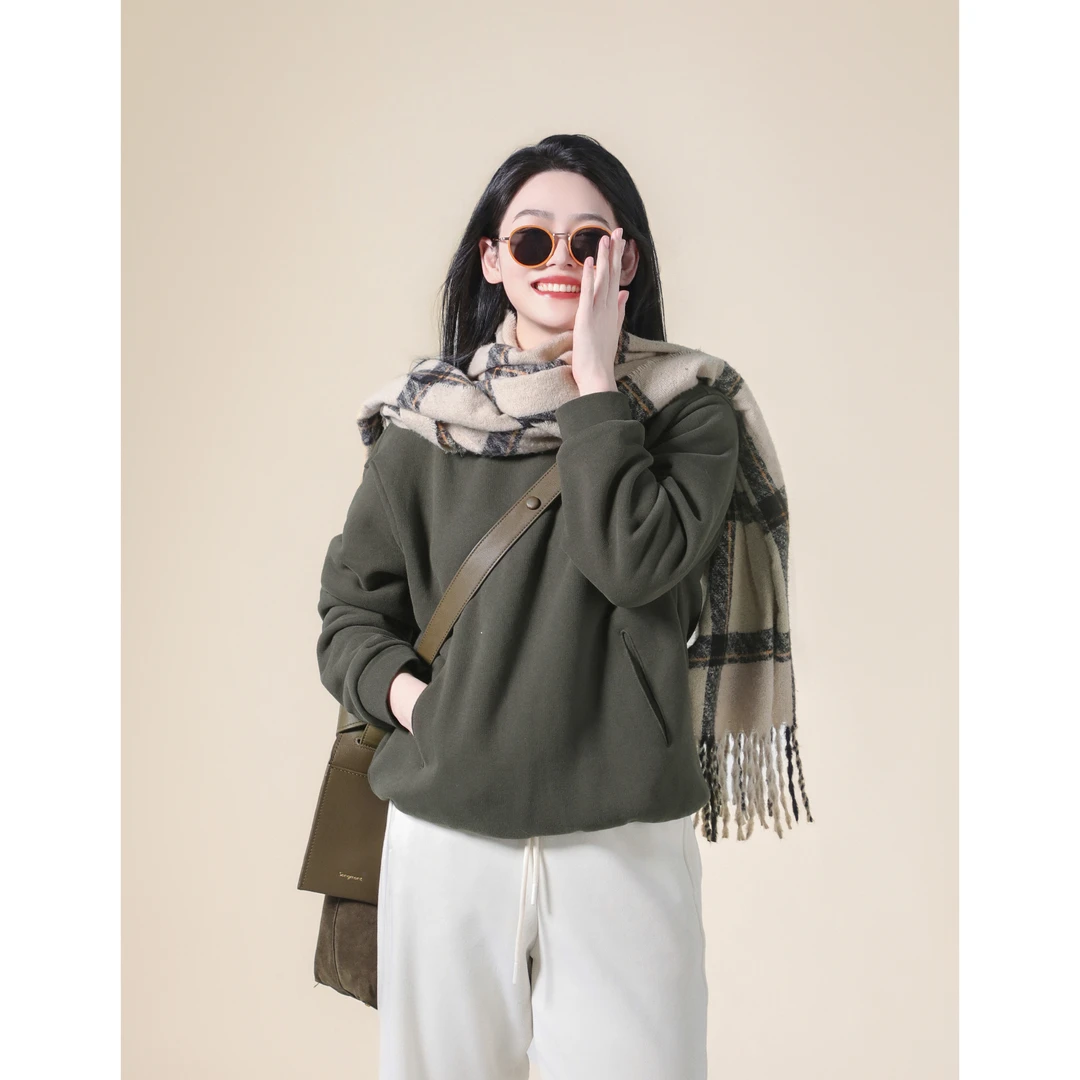 今婷【朵朵绒卫衣】加绒秋冬宽松休闲圆领保暖口袋卫衣女-J24406311