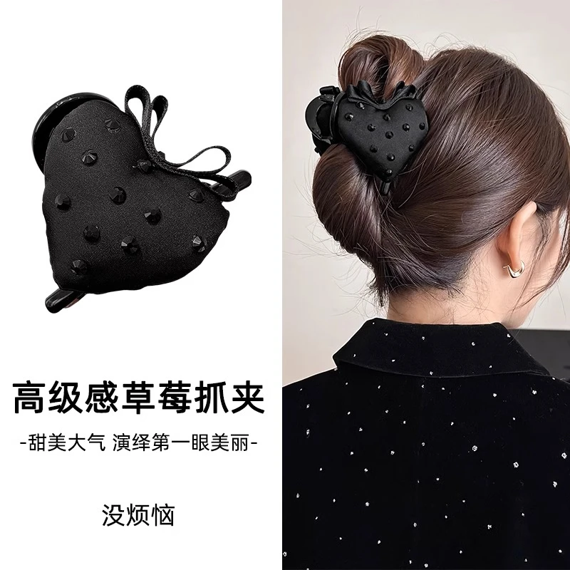 黑色水钻草莓抓夹女新款鲨鱼夹高马尾发夹后脑勺半扎发抓夹头饰品