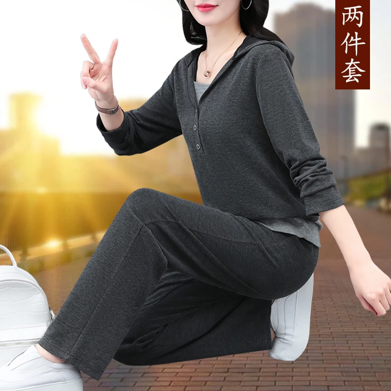 中老年洋气百搭运动套装女2024春季新款中年妈妈宽松跑步服一整套