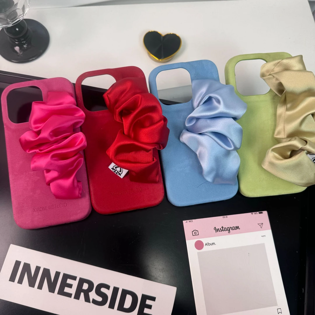 个性复古牛仔皮纹丝巾腕带款适用于苹果16promax手机壳iPhone15