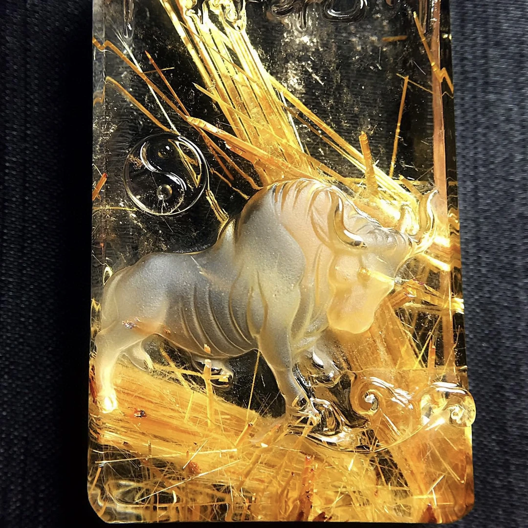 天然水晶天然钛晶生肖牛精美吊坠