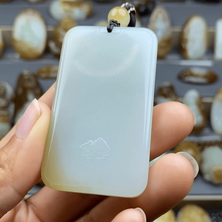 和田玉颈饰未镶嵌鸣*