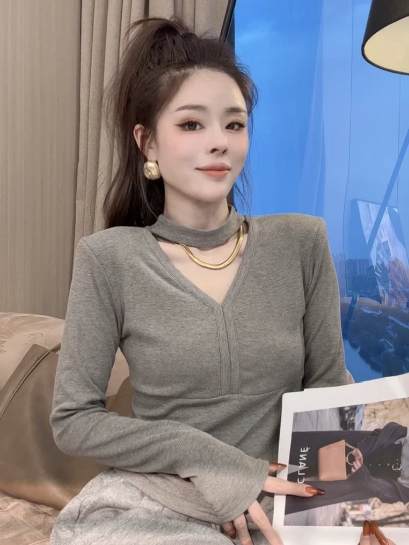 韩系穿搭新款挂脖V领长袖T恤秋冬德绒加厚设计感百搭显瘦洋气上衣