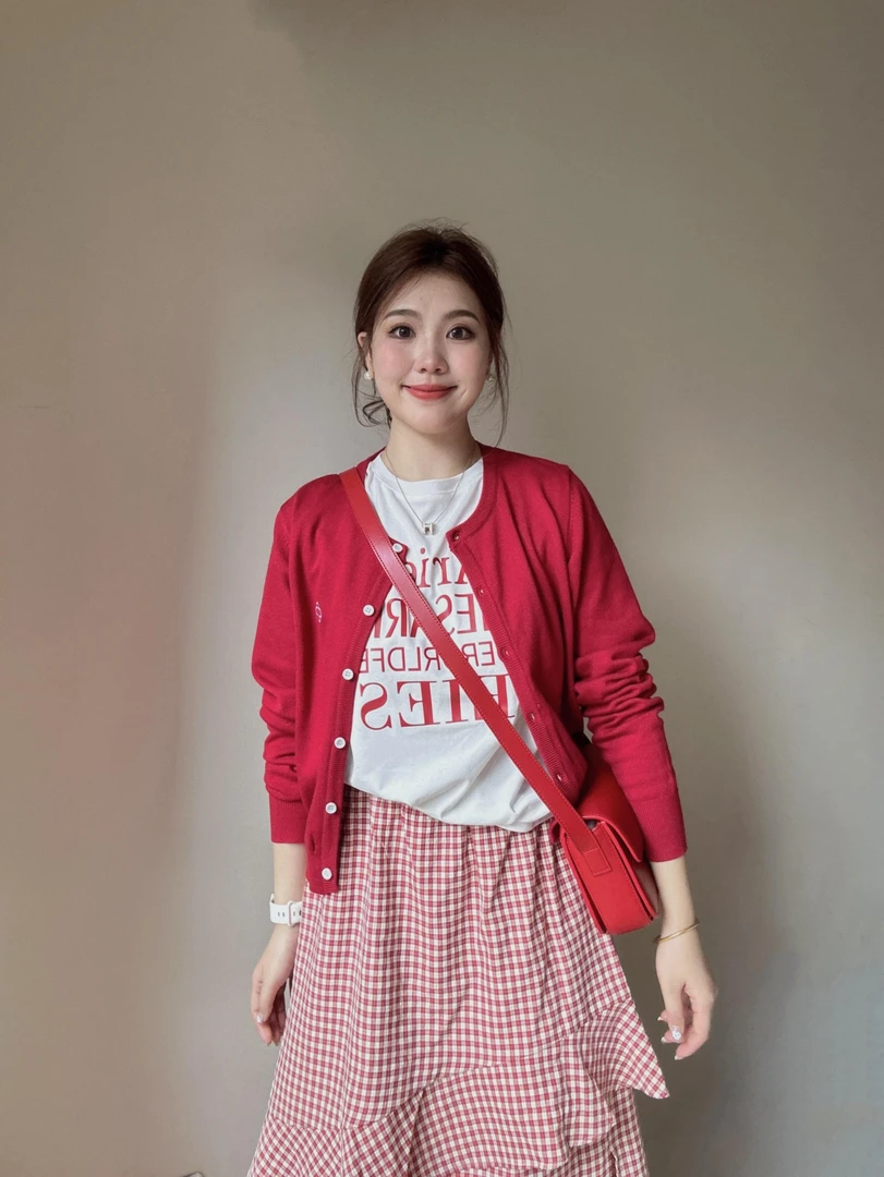 早秋穿搭一整套韩风chic高级感多巴胺减龄红色针织衫半身裙套装女