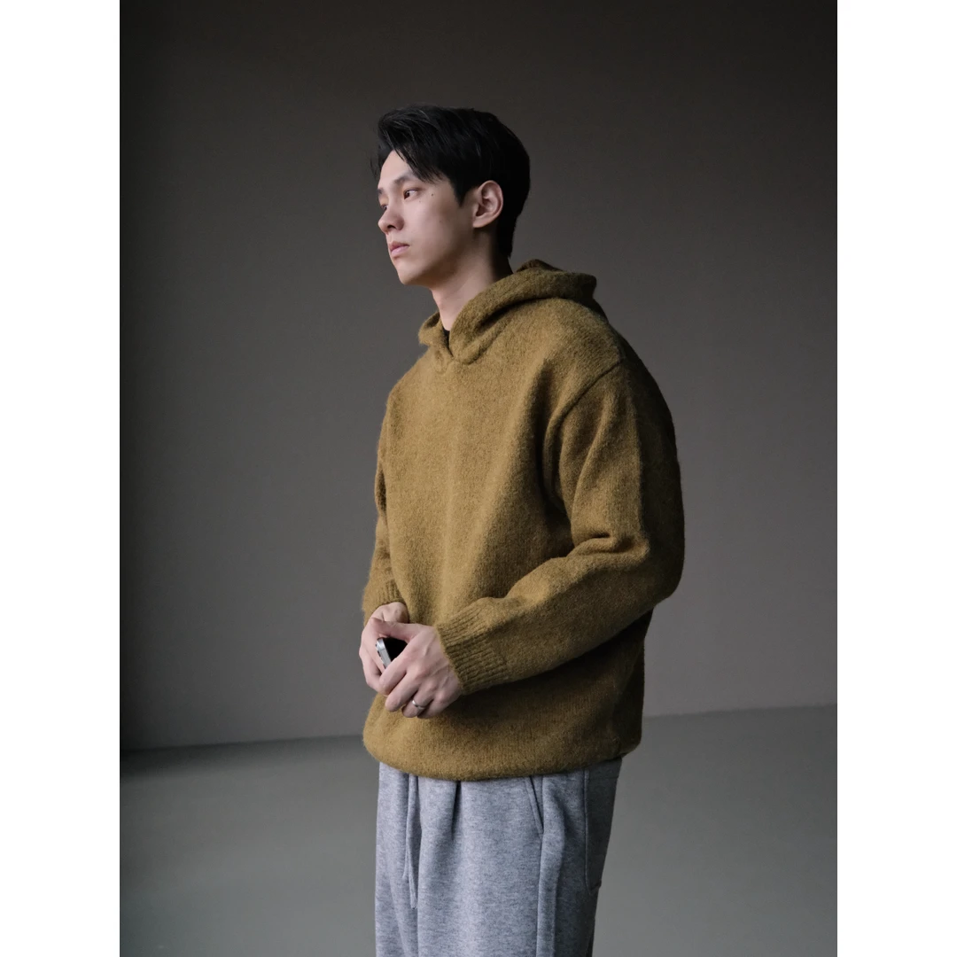 【XUMA】冬季“慵懒周末”羊毛混纺纯色宽松百搭复古连帽设计毛衣