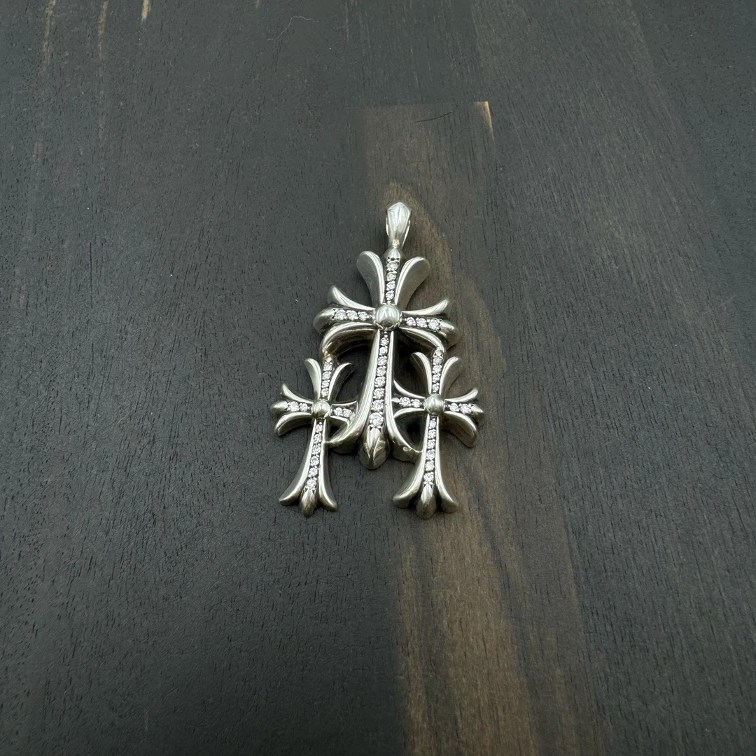未使用 Chrome Hearts 克罗心 满钻三十字架吊坠