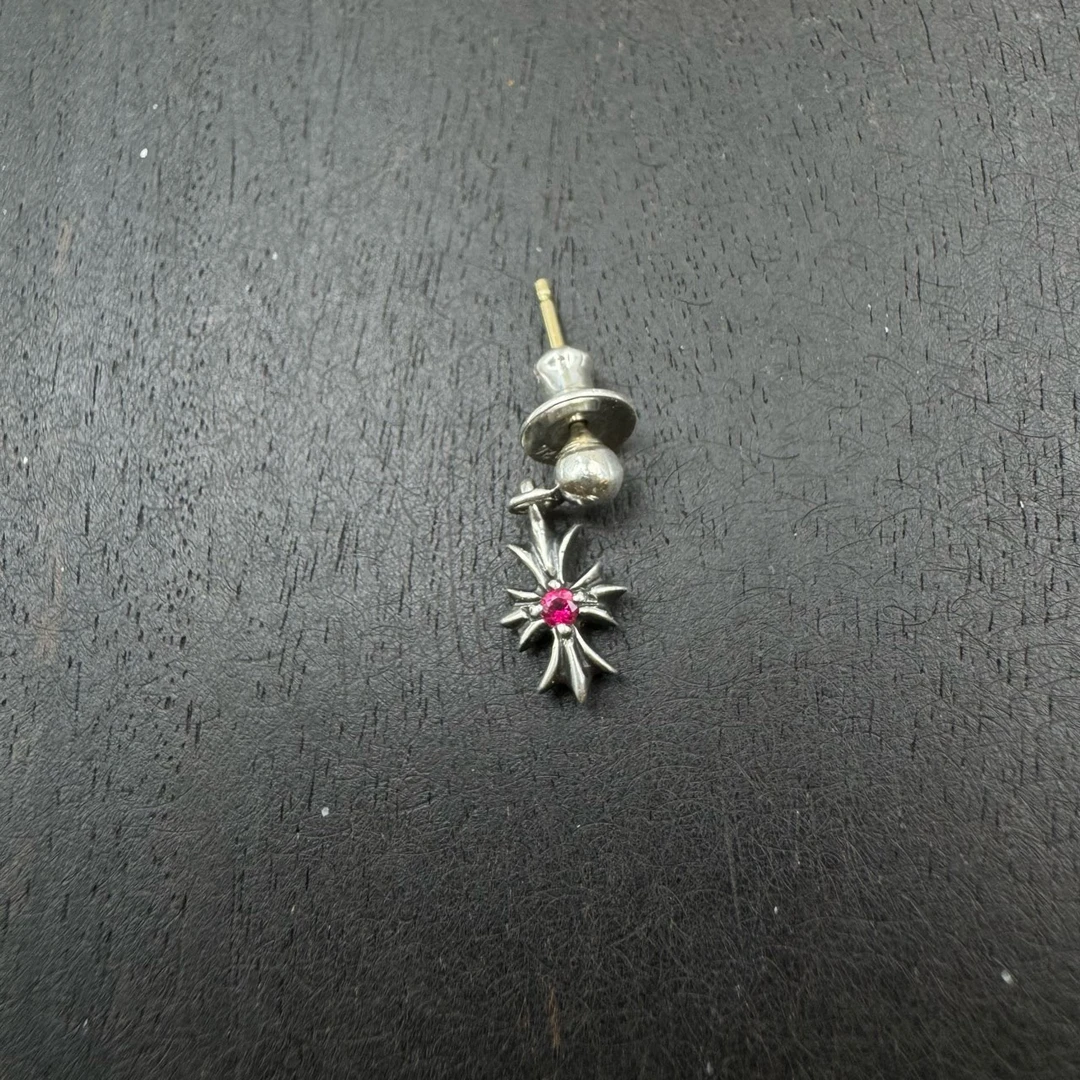 未使用 Chrome Hearts 克罗心 双面粉宝石Tiny e 耳坠
