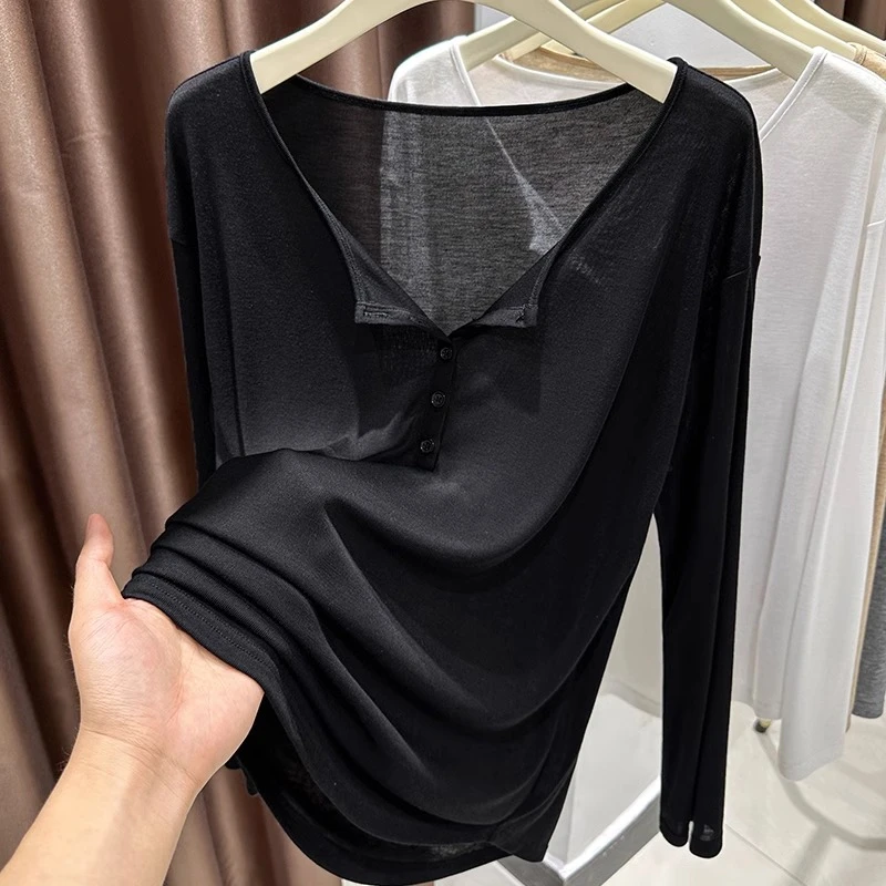 V领防晒长袖T恤女春季冰丝宽松薄款内搭微透打底衫纽扣设计感罩衫