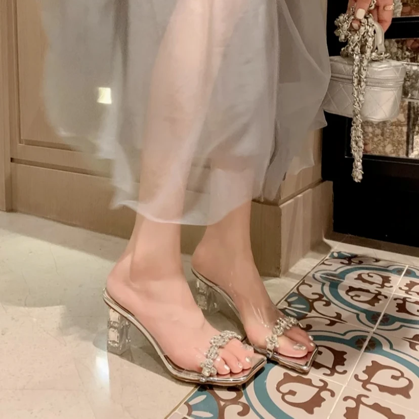 一字水晶一字拖女2025夏季新款网红凉鞋时尚百搭配裙女外拖鞋