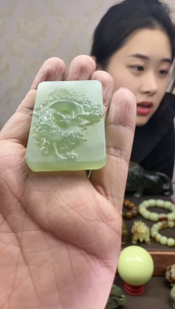 【闪购商品】岫玉吊坠未镶嵌龙