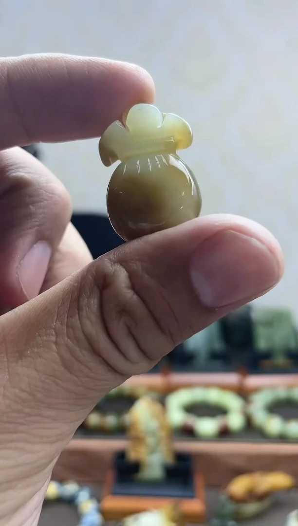 【闪购商品】岫岩老玉（透闪石质玉）吊坠未镶嵌1