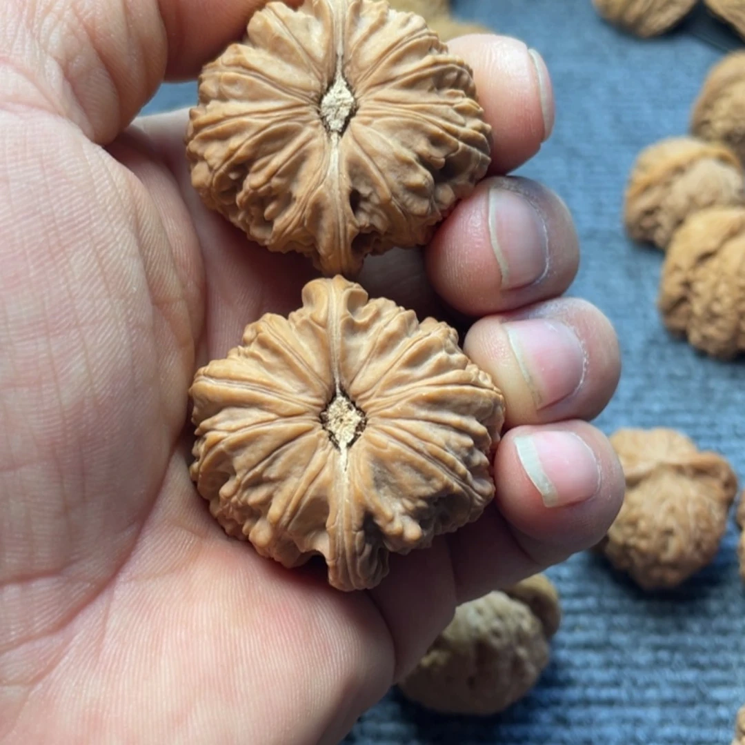 【闪购商品】文玩核桃吊坠S***e