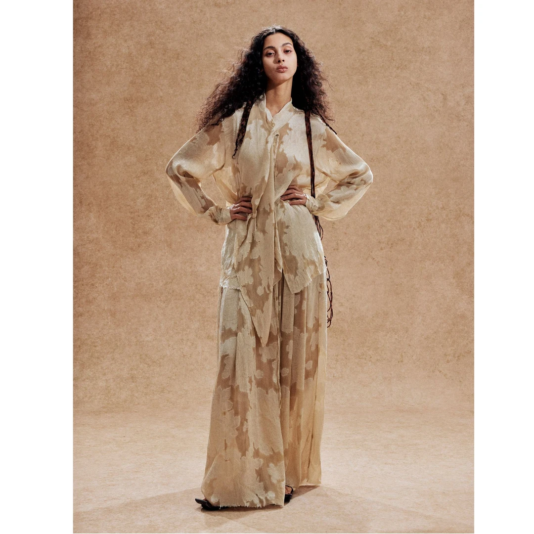 CIRCULATION 设计师品牌CLV概念店 桑蚕丝剪花飘带领衬衫半裙