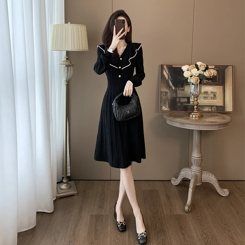 黑色小香风针织连衣裙女秋冬显瘦气质高级感赫本风小黑裙打底裙子