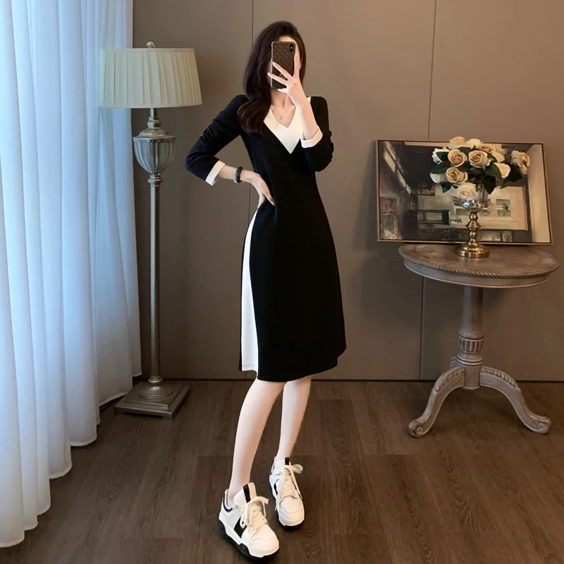 黑色高档V领连衣裙女秋冬显瘦气质高级感长袖赫本风休闲时尚裙子