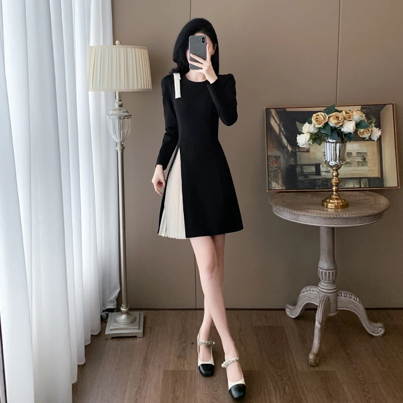 黑色外出高档连衣裙女秋季显瘦气质小黑裙赫本风洋气小个子裙子