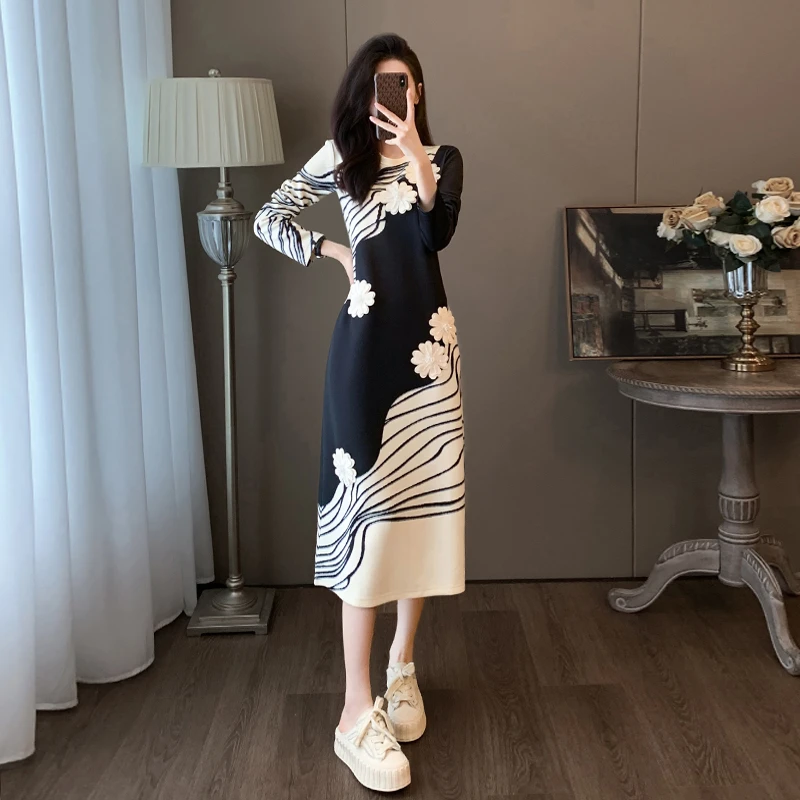 高级感法式长袖连衣裙女秋显瘦气质长款打底外出洋气高端轻奢裙子