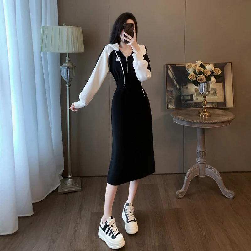 黑色韩系长袖卫衣连衣裙女春秋收腰显瘦气质高级感赫本风长款裙子