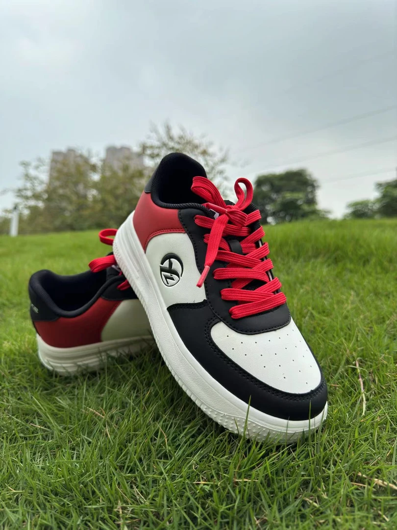 YZ182款运动休闲鞋舒适时尚经典