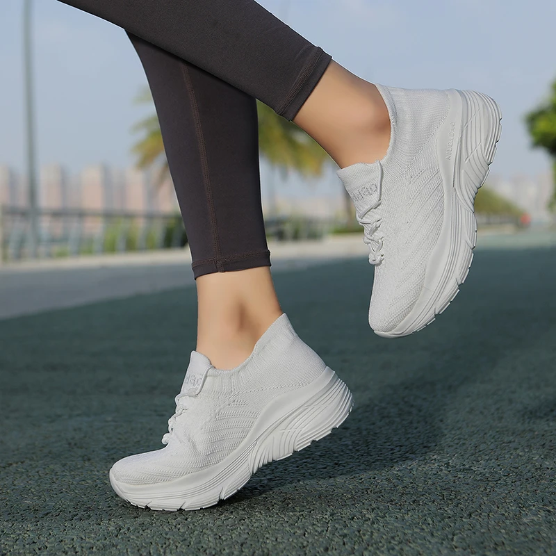 牛霸道 夏季不累脚鞋健身曳舞男女同款亲子跑步广场跳舞鞋235510