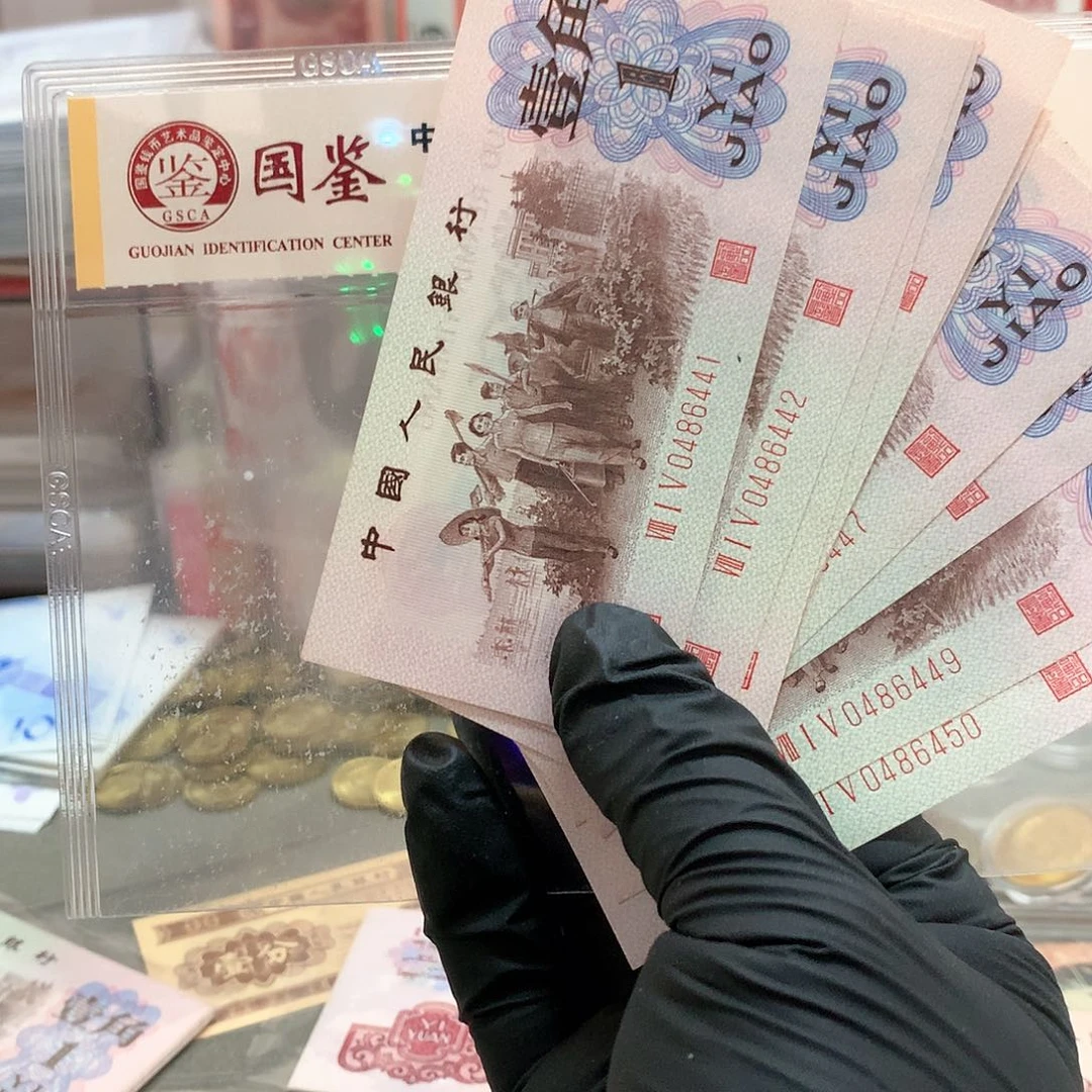 豹子三凸标十一组下乡