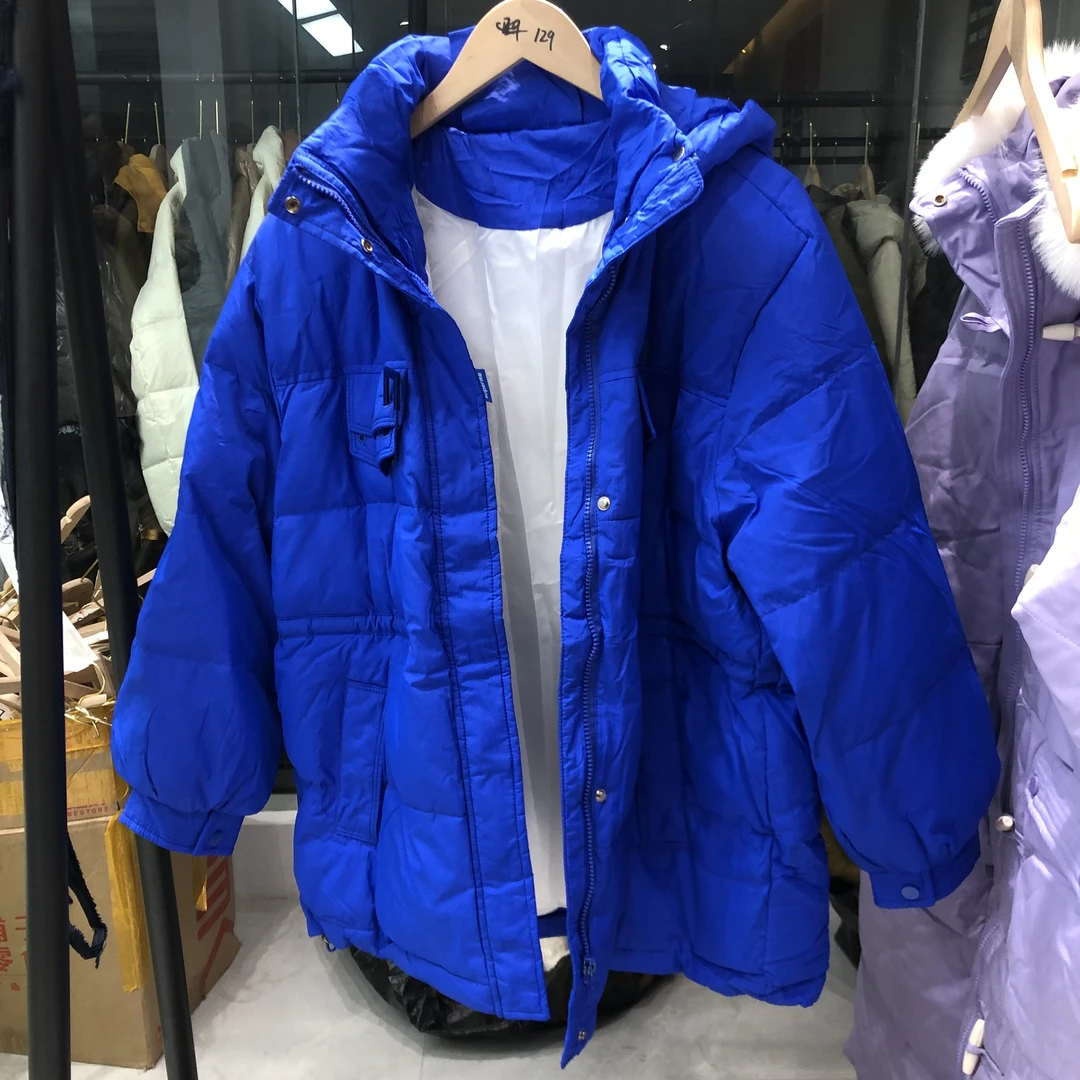 004别针双色羽绒外套