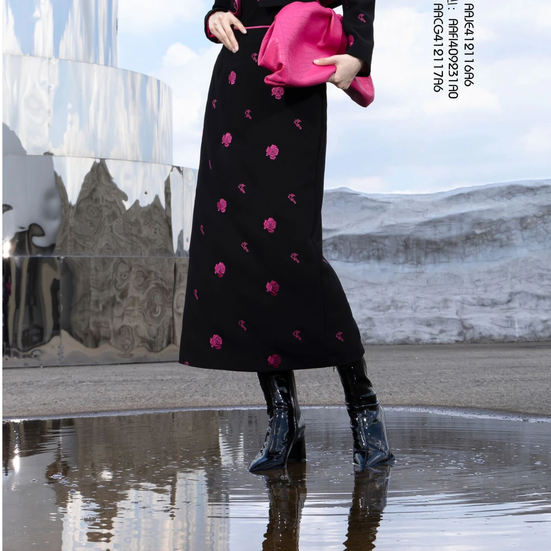 BAISI/百丝半身裙AACG412117A6黑花秋冬中长款黑色