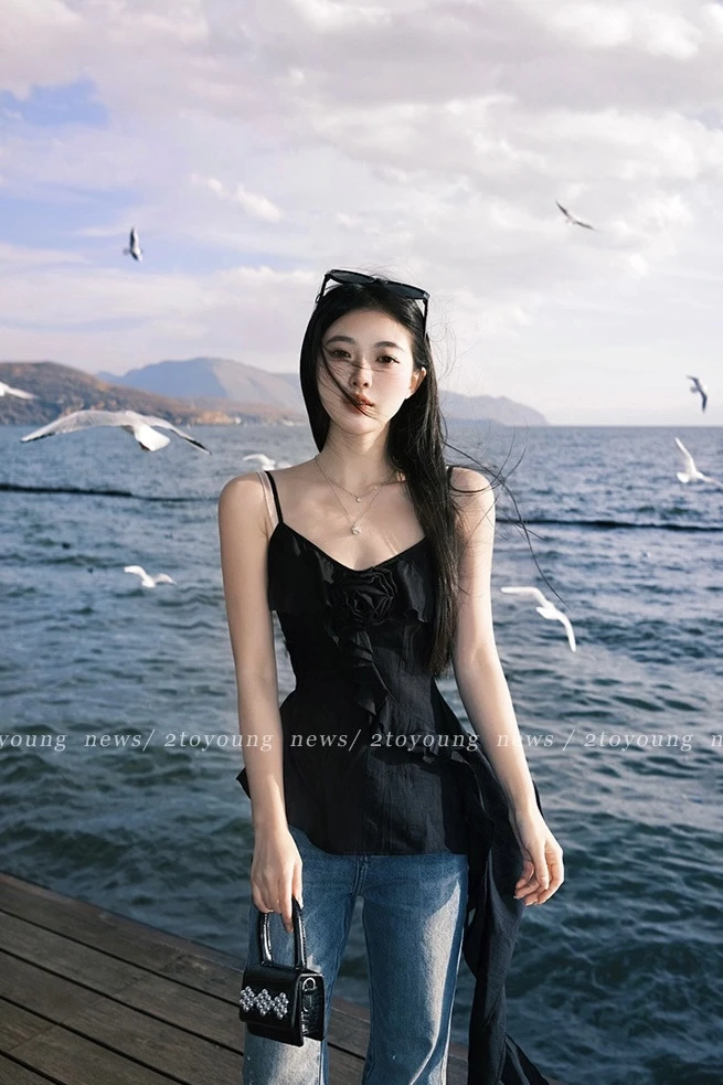 专属甜茶 黑色吊带背心女夏季收腰绝美无袖外穿上衣