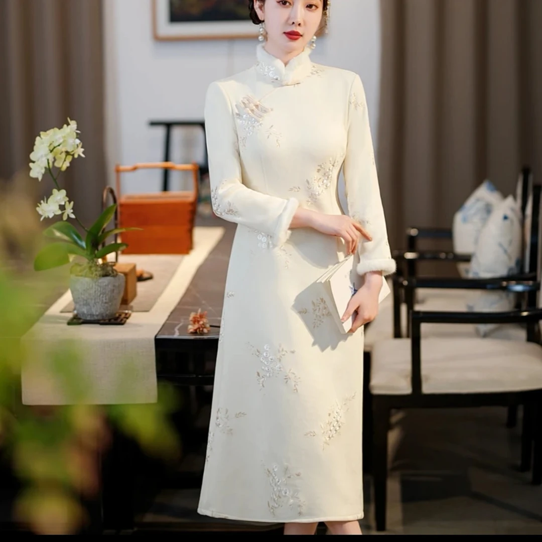 米白绣花麂皮绒复绒底舒适简约清新大气温婉旗袍连衣裙面料