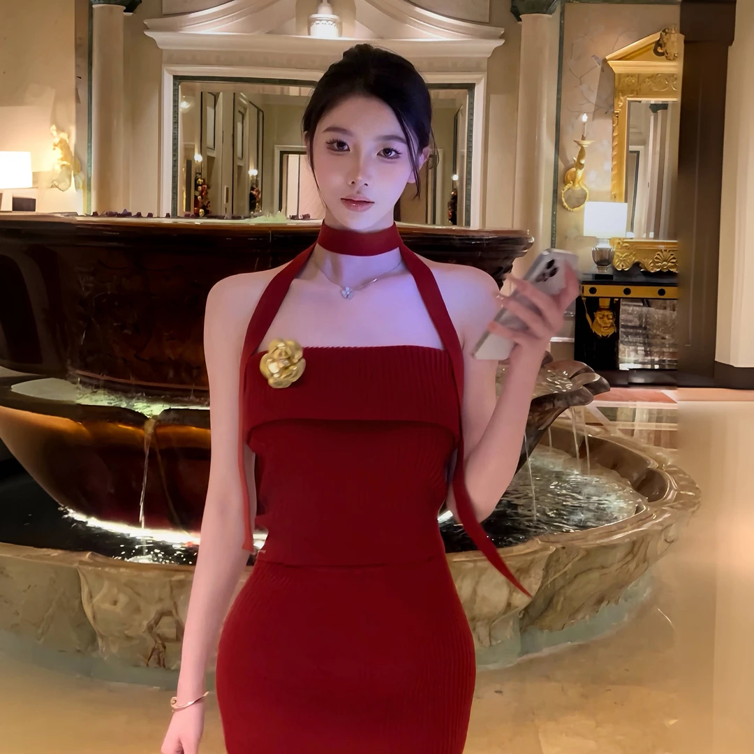 OXNA【夜逃冬迹】2025性感裹胸连衣裙内搭挂脖小香风套装7129