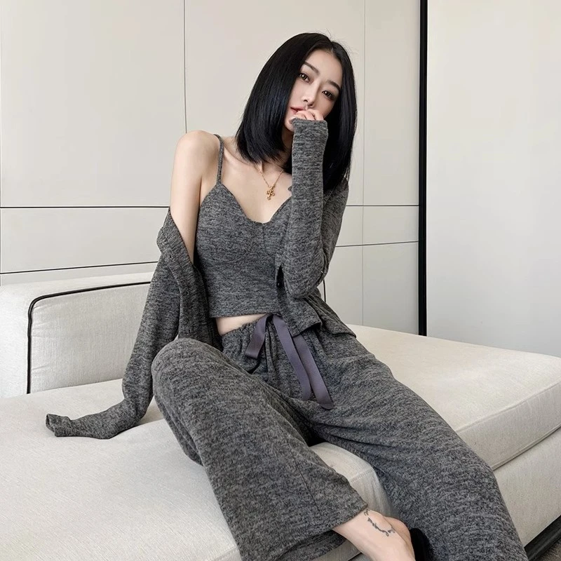 睡衣女春秋款棉绸吊带网红带胸垫长袖长裤家居服高级感三件套装