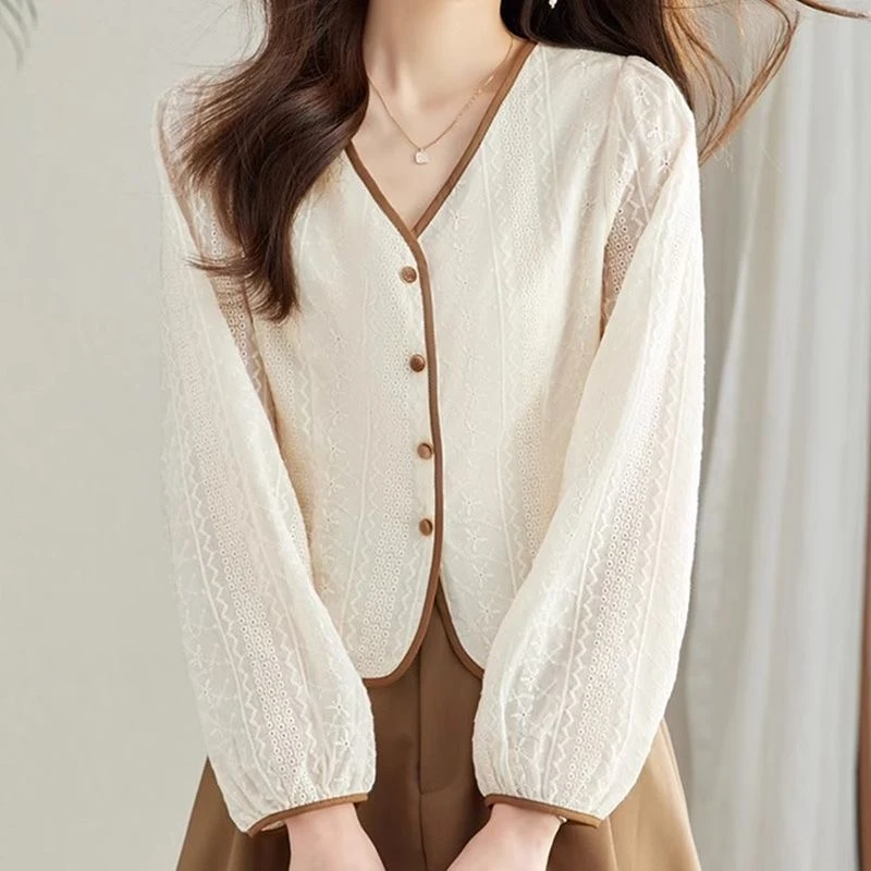 复古绣花刺绣外搭高级衬衫百搭遮肚显瘦洋气气质别致上衣女ins风