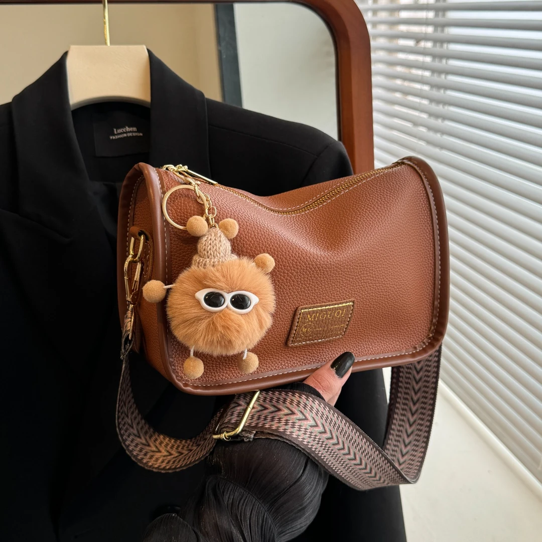 波士顿包包女2024新款高级感法棍单肩包今年流行宽带斜挎小枕头包