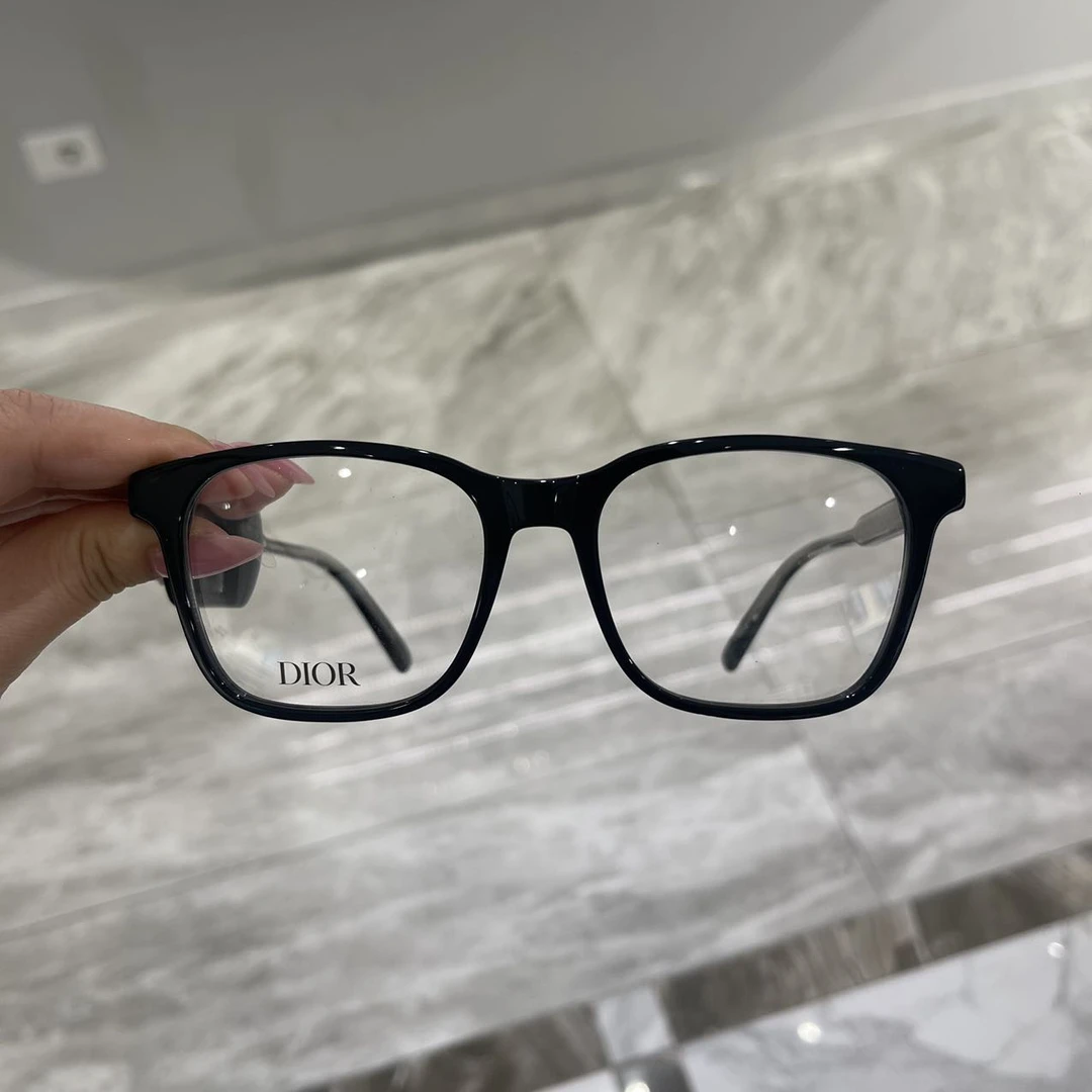 全新未使用 DIOR/迪奥 字母标方框平光镜 3-4周到