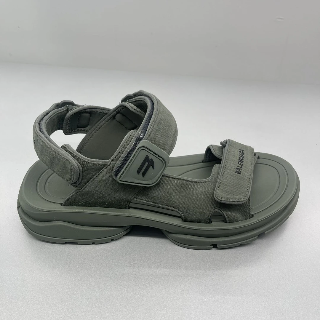 全新未使用 Balenciaga/巴黎世家 奥莱 3B标凉鞋 双色选 3-4周到