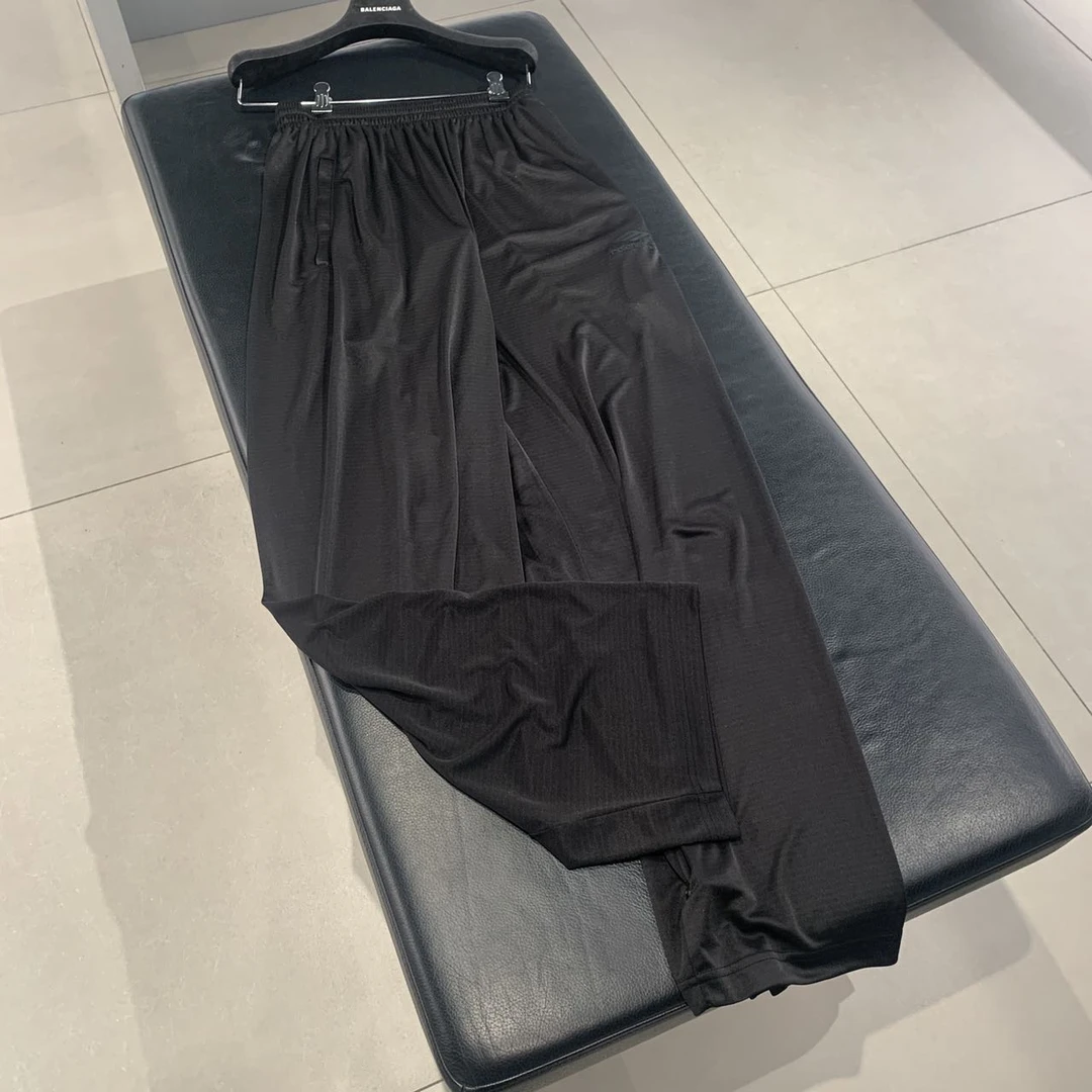 全新未使用 Balenciaga/巴黎世家 奥莱 3B刺绣休闲裤 3-4周到