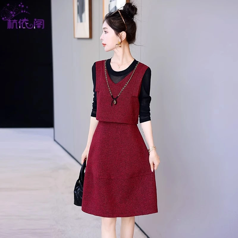 假两件连衣裙女长袖2024新款春秋小个子气质洋气减龄红色早秋裙子