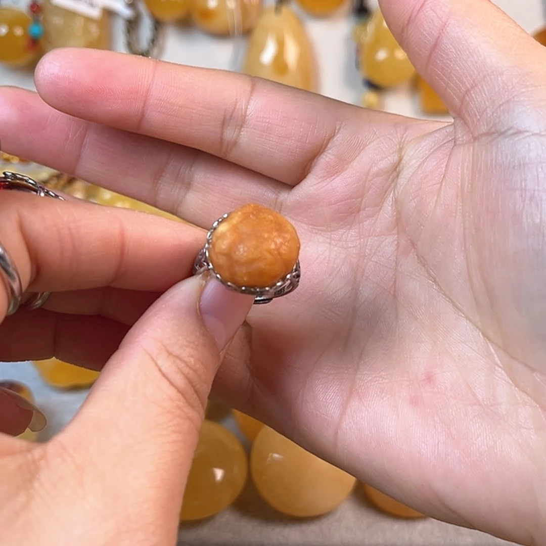 【闪购商品】琥珀颈饰未镶嵌