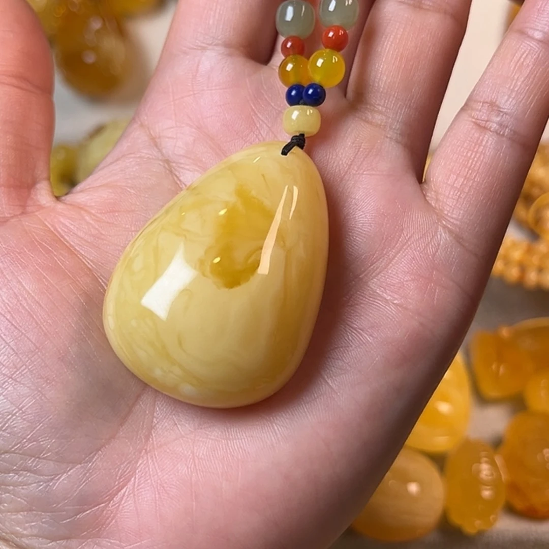 【闪购商品】琥珀颈饰未镶嵌朱*梅