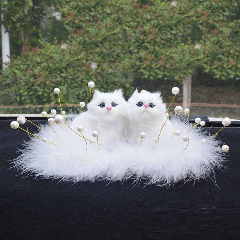 汽车摆件羽毛防滑垫猫咪公仔模型车载内饰品装饰毛绒中控台摆件