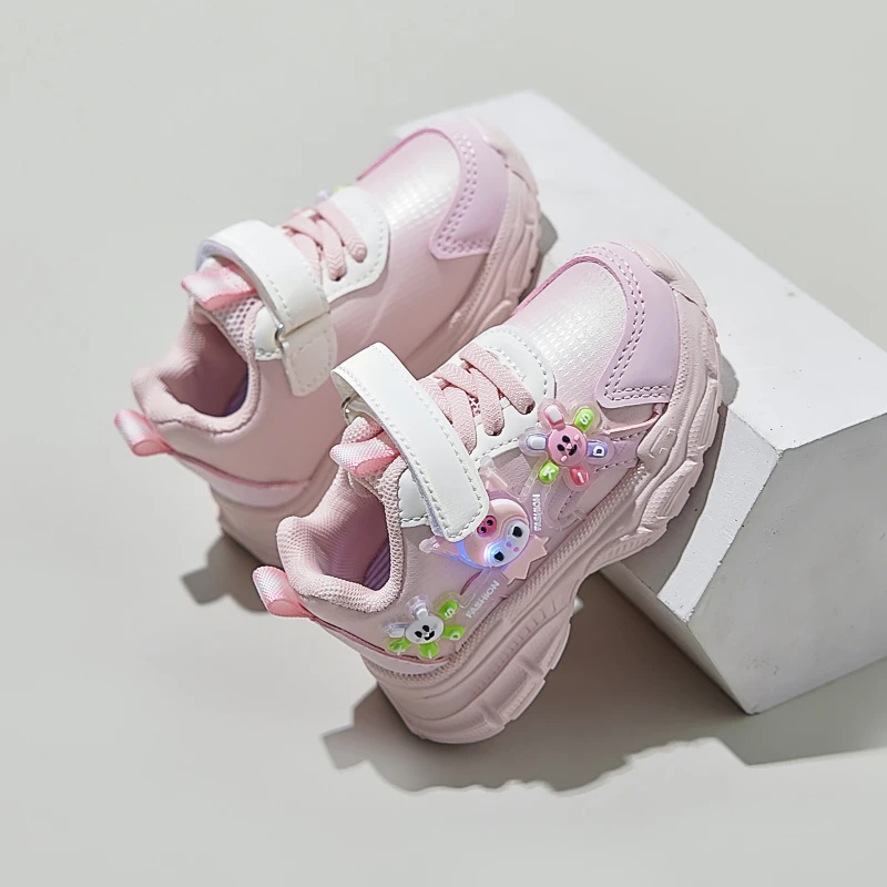 女童亮灯运动鞋1-6岁超轻软底儿童鞋女孩子公主运动鞋皮面单鞋
