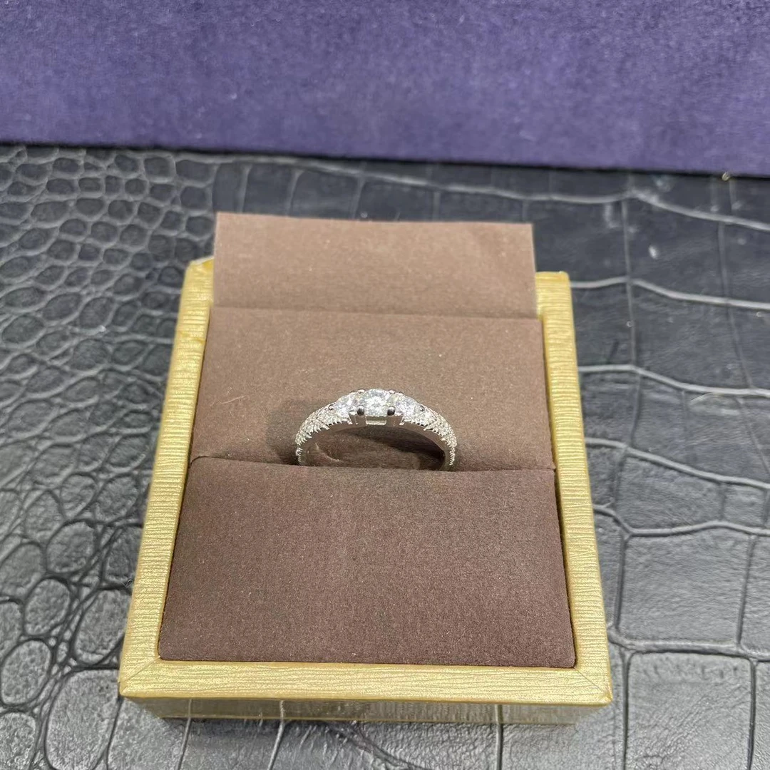 带包装戒指 雨漫三公主戒指30分0.3ct-S