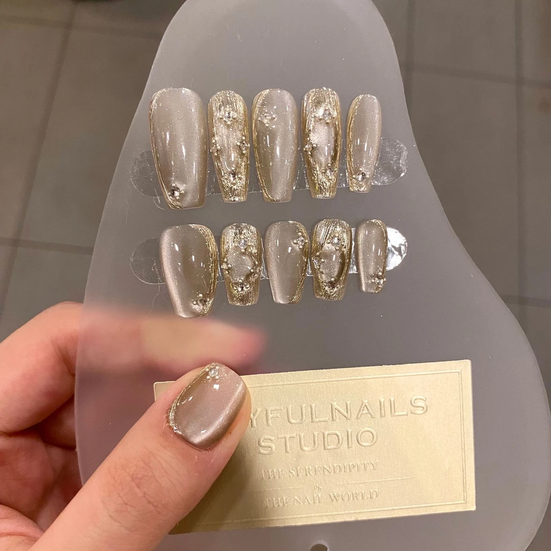 香槟布契拉提热卖穿戴式光疗美甲贴片 纯手工穿戴甲甲片成品
