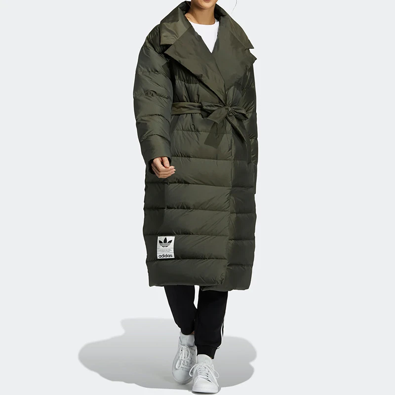 adidas/阿迪达斯翻领系带休闲中长款羽绒服冬季女款橄榄色 H64732