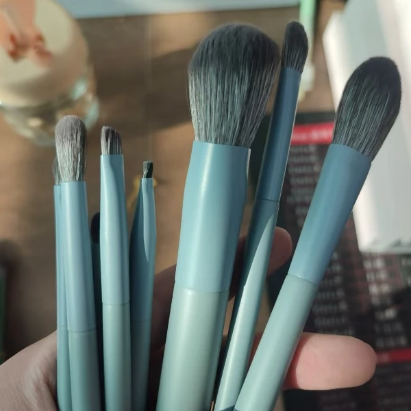 沧州化妆刷清库存微瑕疵甩套刷初学者便携软毛组合化妆套柔软