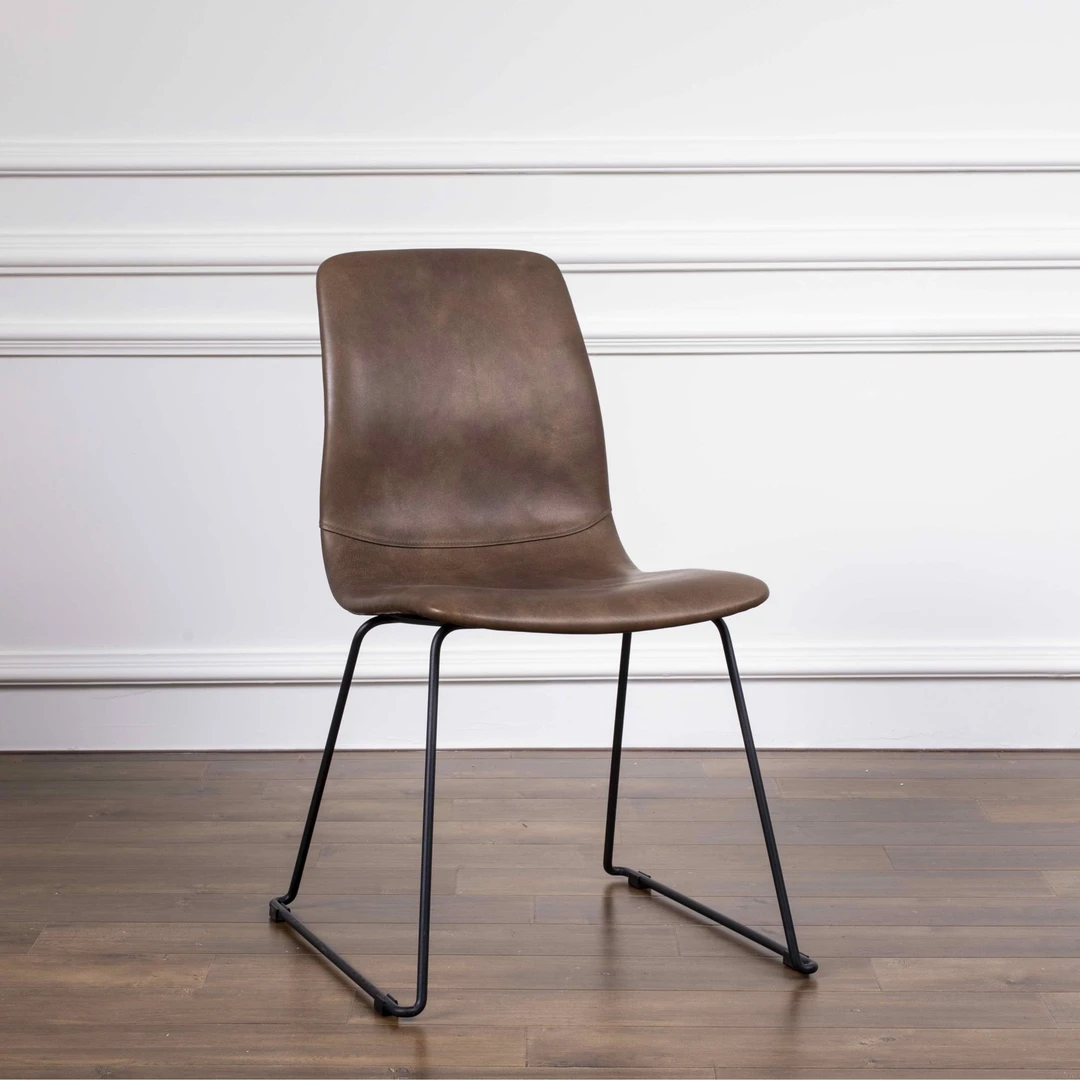 RetroMaster新土黄色玛斯特皮复古餐椅