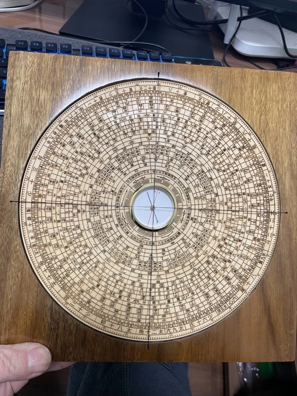 白果木内盘金丝楠木外盘。