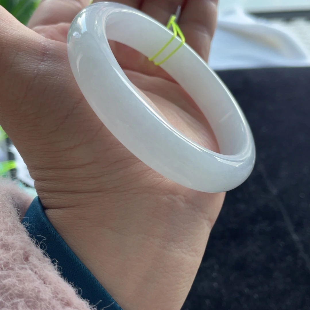 翡翠手镯未镶嵌手镯